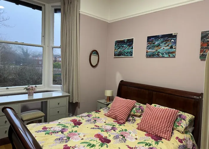 Airy Apartment Sefton Park